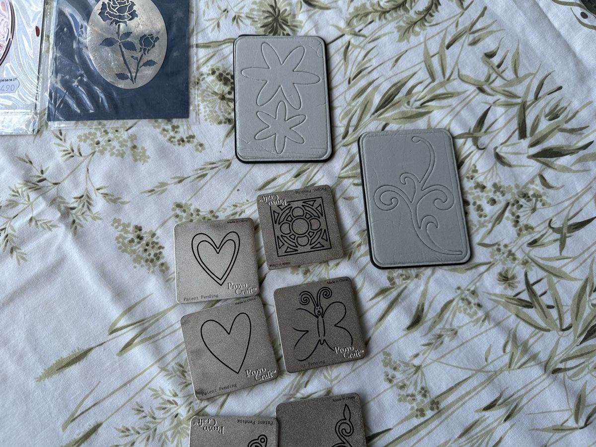 Sizzix Pochoirs: Embossing Folder/Prägefolder/Stanzschablonen-Set, Basteln – D'occasion à Seuzach par Delfin200 6