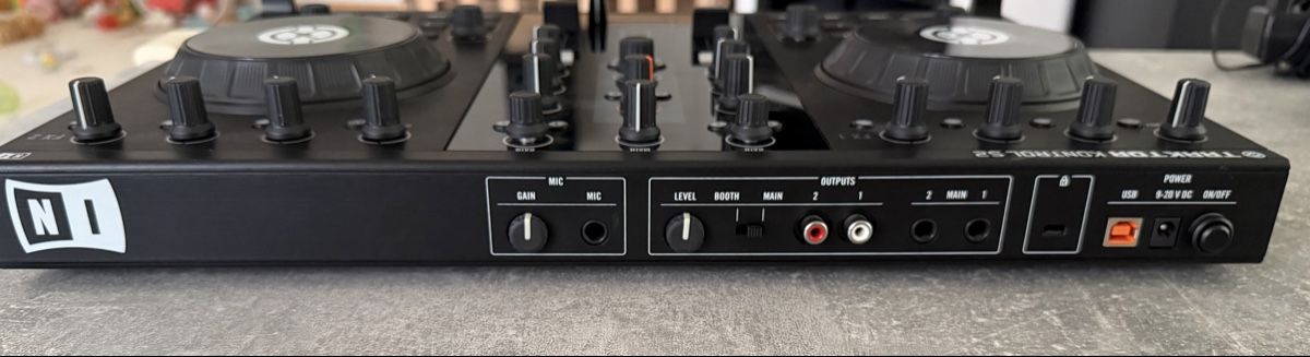 Native Instruments Mischpulte: Native Instruments Traktor Kontrol S2 – DJ Controller inkl.  – Gebraucht aus Muri AG von Burri939 1