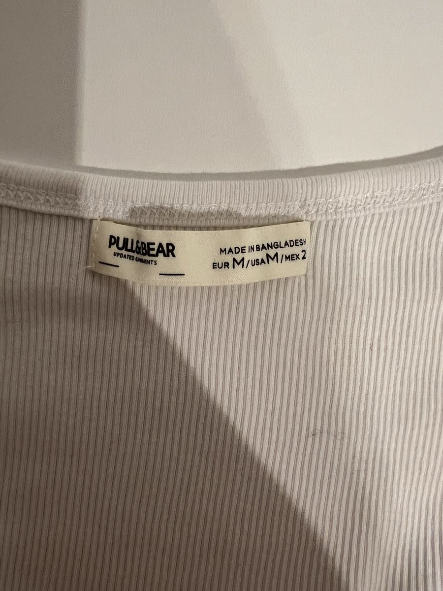 Pull&Bear Tops: grau, weiss und schwarze Tanktops Pull&Bear – Gebraucht aus Erlenbach von paulina.rad 5