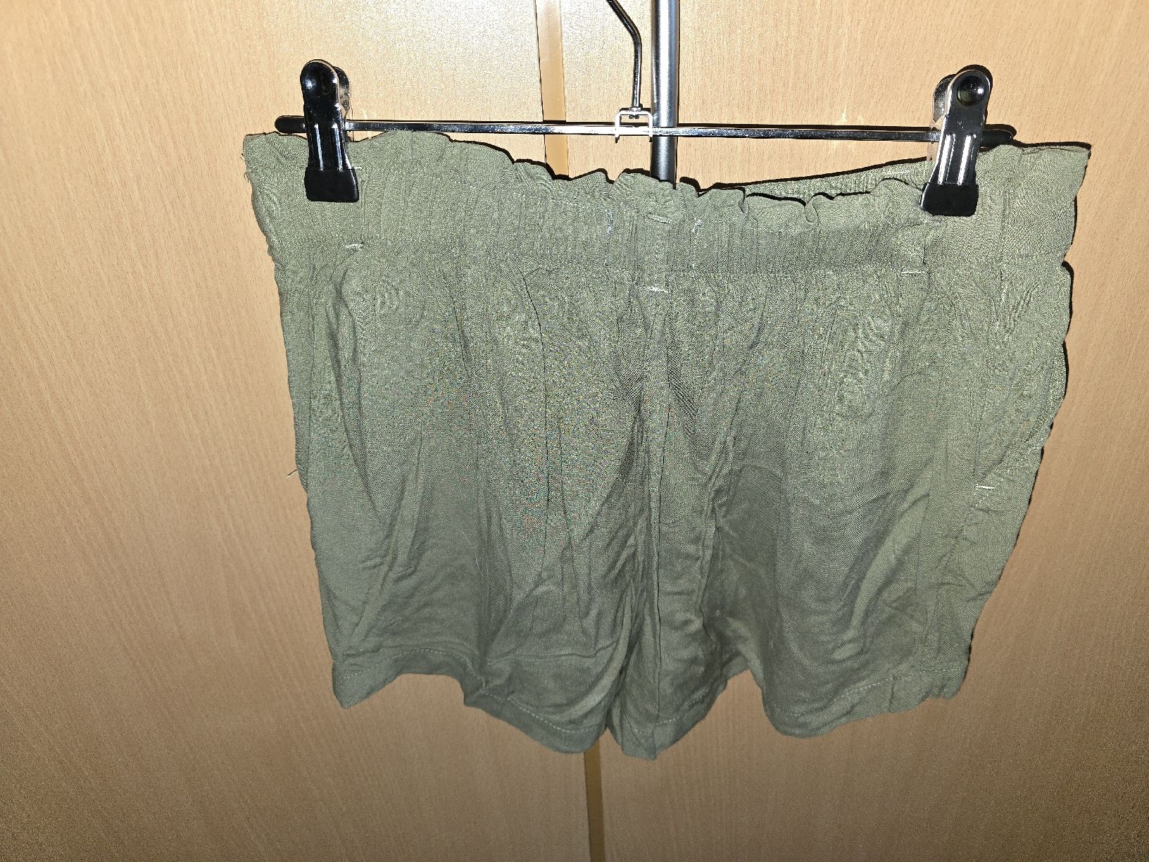 C&A Pantaloni: Short Clockhouse sports, 38, vert – Usato da La Neuveville venduto da Diamise 1
