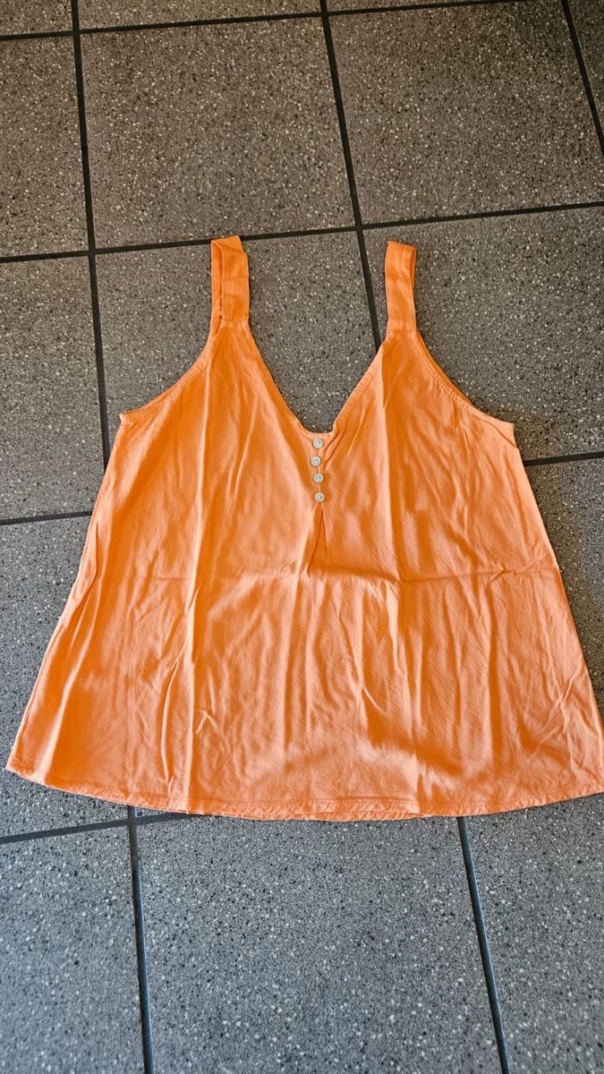 Top: Top orange no name – Usato da Birrwil venduto da Annaluna