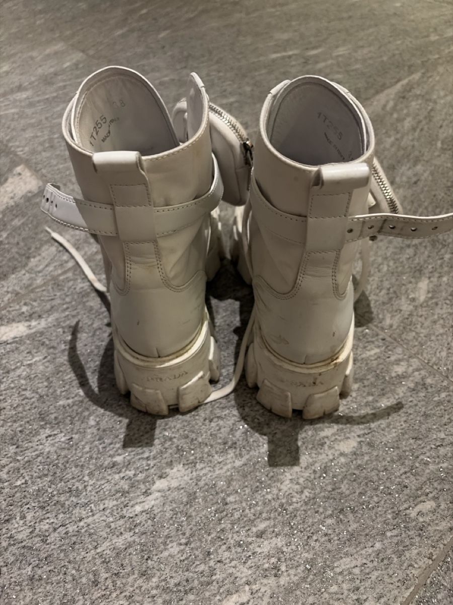 Prada Chaussures femmes: Stivali Prada - 38  – D'occasion à Davesco-Soragno par Chichijango 2
