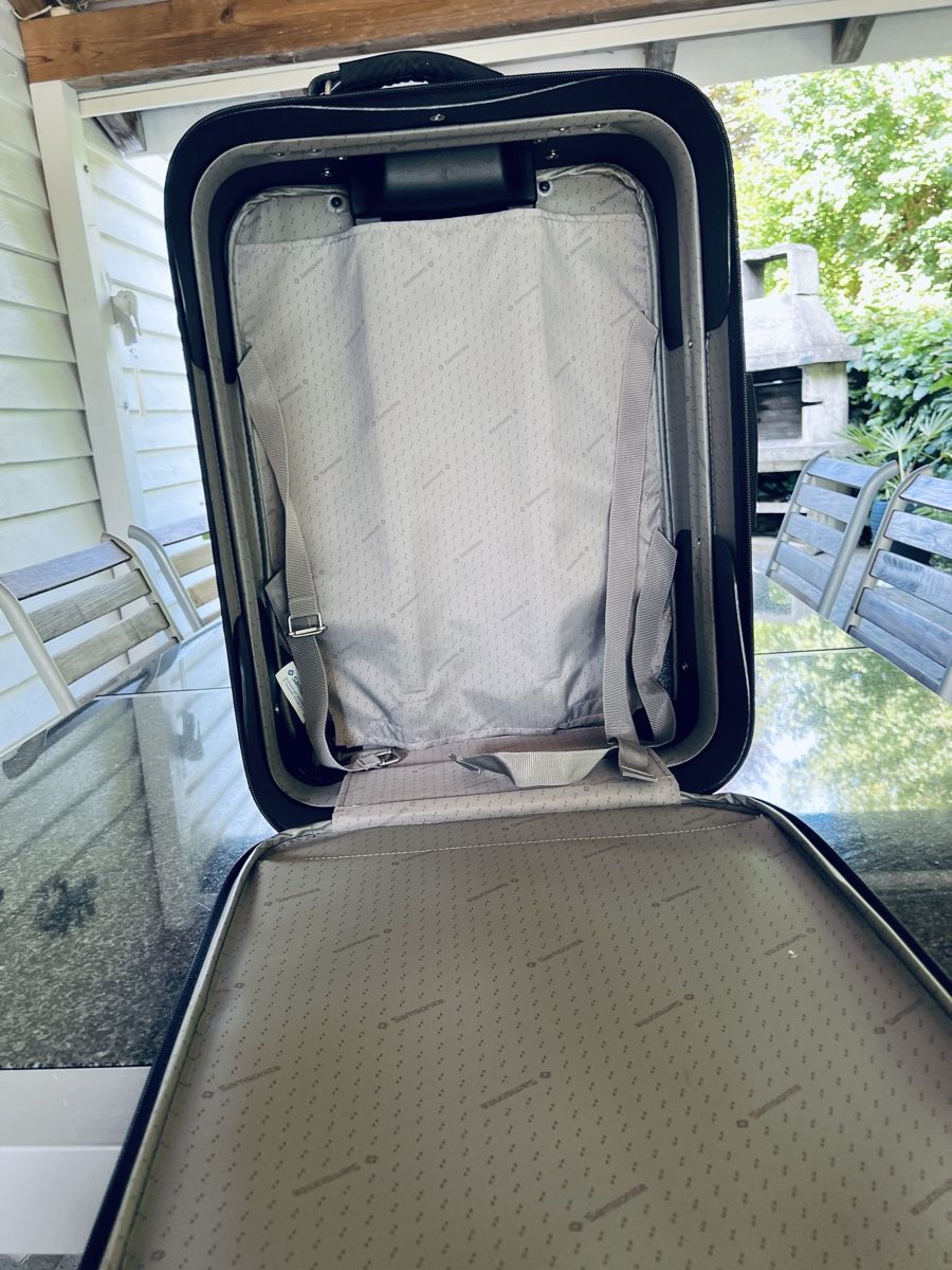 Samsonite Reisekoffer: Samsonite Koffer schwarz Rollkoffer Handgepäck – Gebraucht aus Pieterlen von Mambo2006 1