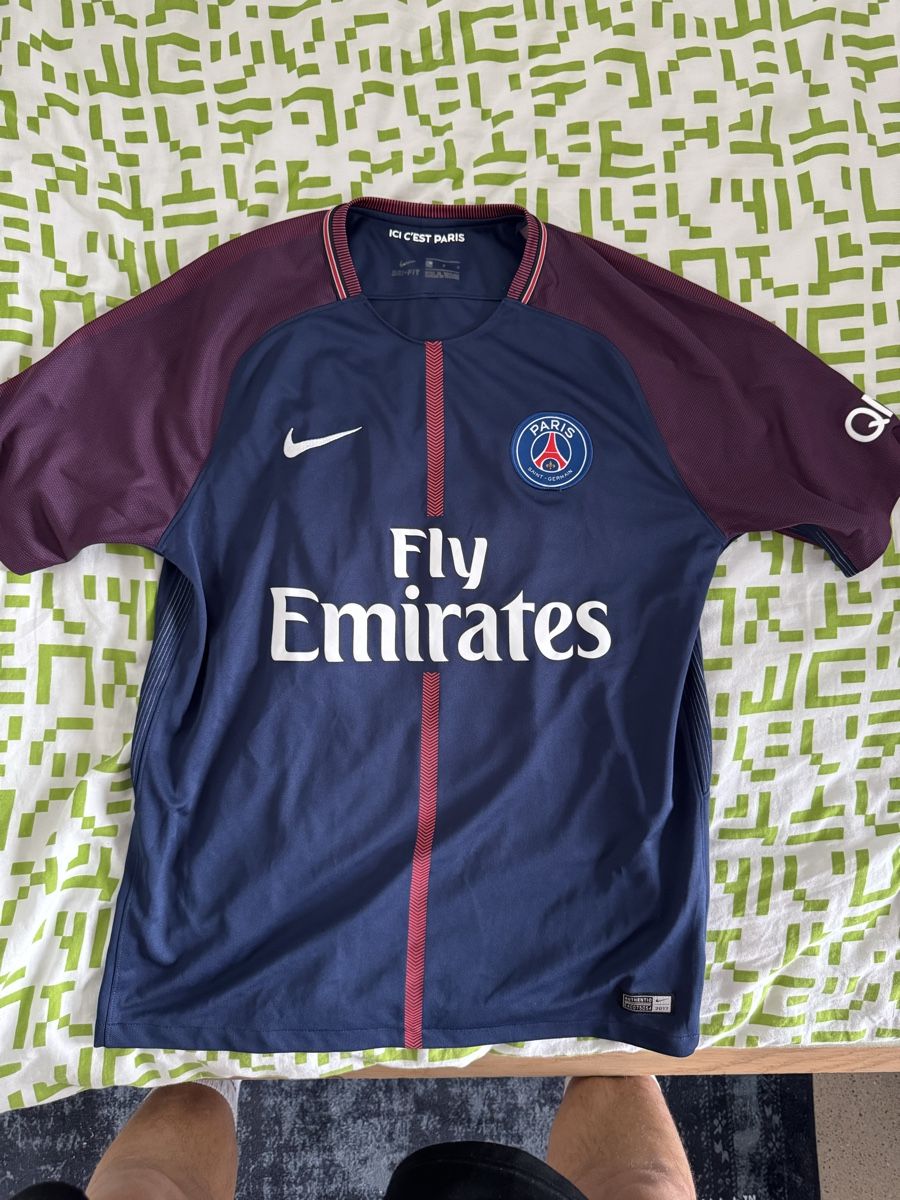 Nike Canottiere & Pantaloni: Mbappe Trikot saison 2017-18 – Usato da zürich venduto da sel_c7gk