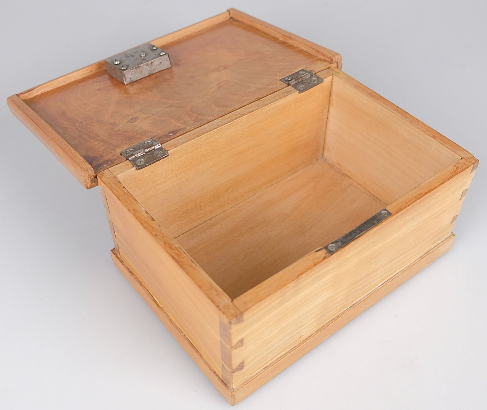 Dosen: Antike Holzschatulle (Zigarren-, Schmuck- oder Dokumente) – Gebraucht aus Volketswil von brockipfannenstil 5
