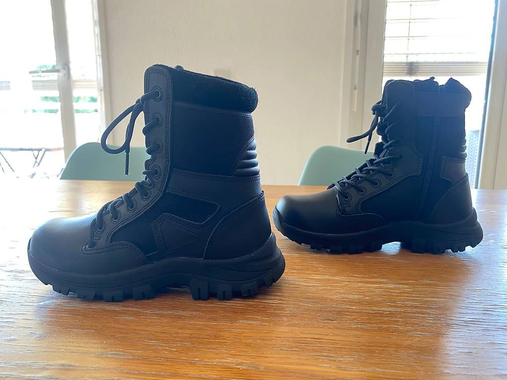 Herrenschuhe: Chaussures dintervention neuves, taille 36 – Gebraucht aus Gollion von Nanouche88 1