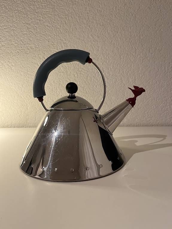 Alessi Bollitori: Alessi 9093 Bird Kettle  Michael Graves – Usato da Richterswil venduto da noa_q7yd