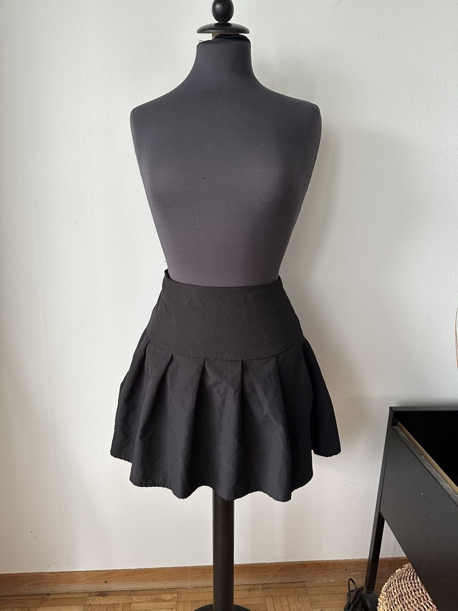 Gonne: Rock schwarz Falten mini – Usato da Wohlen AG venduto da jes_9c79