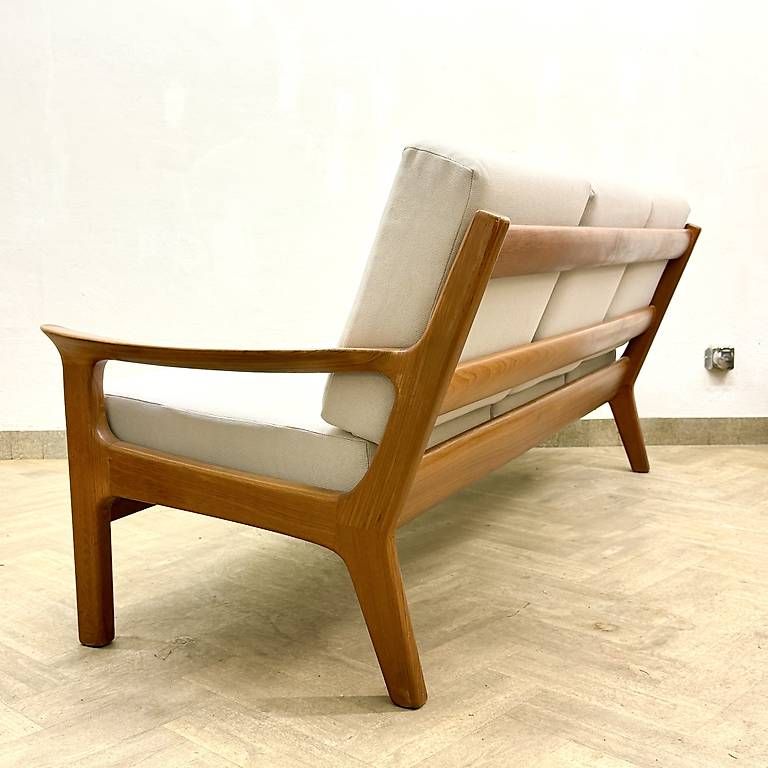 Divani: Mid Century teak 3er Sofa – Usato da basel venduto da futureforyesterday 1