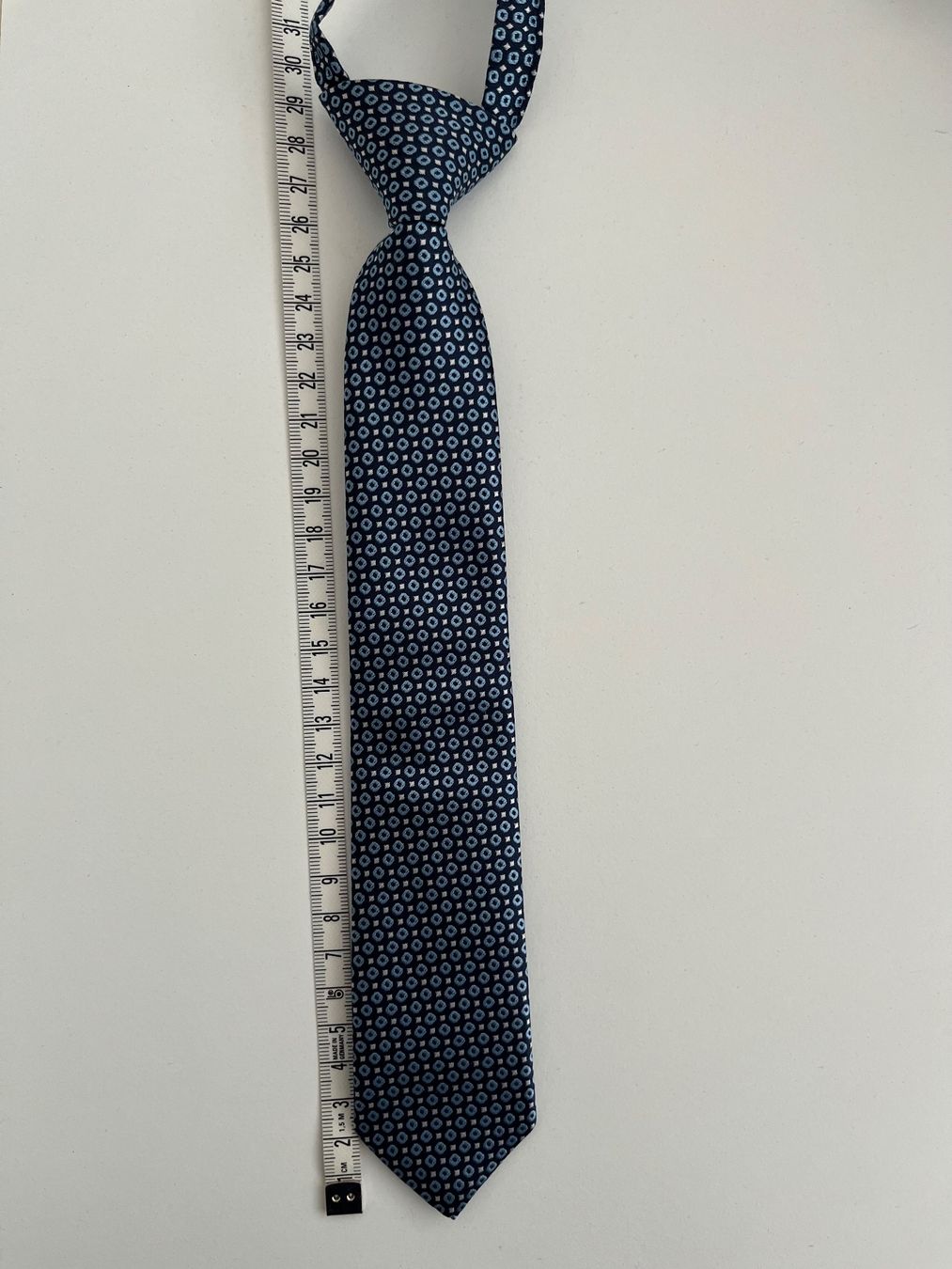 Altro abbigliamento per bambino: Dunkelblaue Kinderkrawatte mit Muster - Top Zustand! – Usato da Bottenwil venduto da tob_f5yd 1