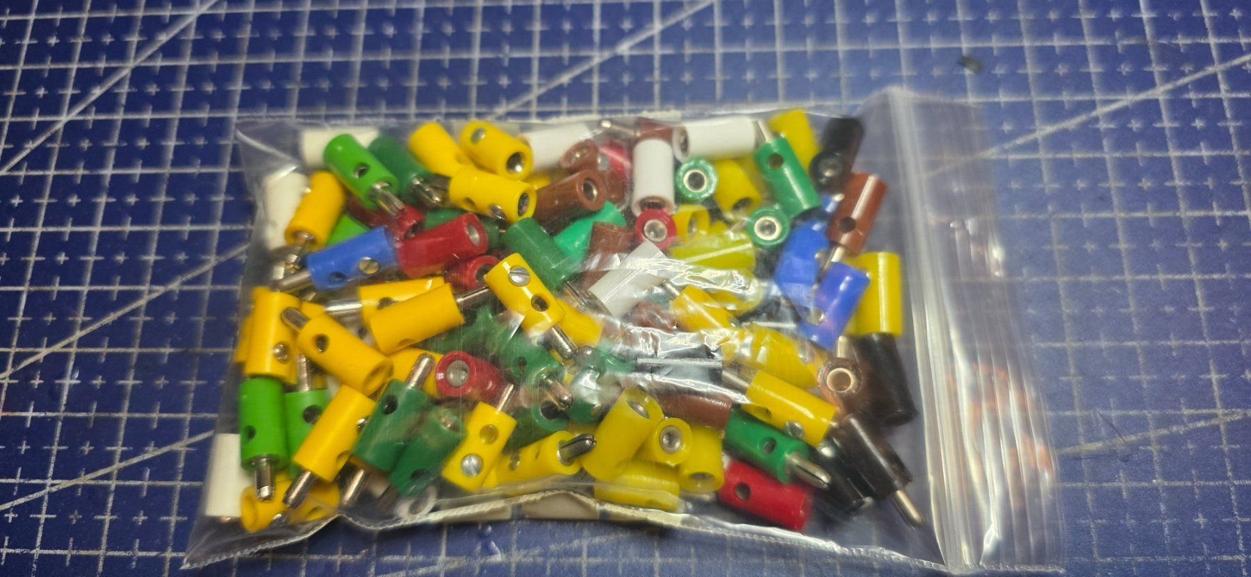 Modellini di ferrovie: Märklin Bananenstecker bunt ? – Usato da Hochfelden venduto da Danizh0