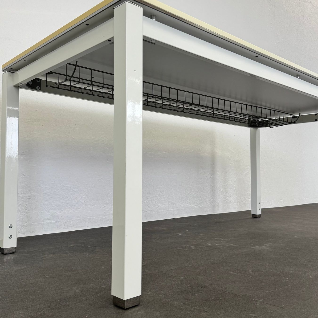 Schreibtische: Office Line Mechanic Schreibtisch – Gebraucht aus Schönenwerd von mcofficeshop 5