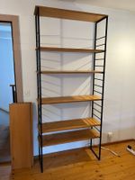 Bücherregal