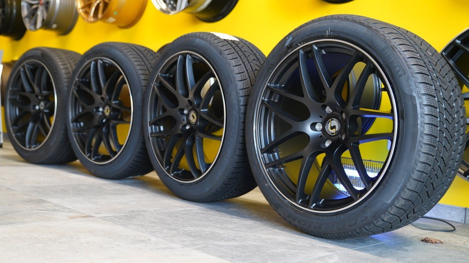 Lamborghini Felgen: Alufelgen LAMBORGHINI Urus 22 Zoll – Neu und originalverpackt aus Pfäffikon ZH von alufelgenprofis