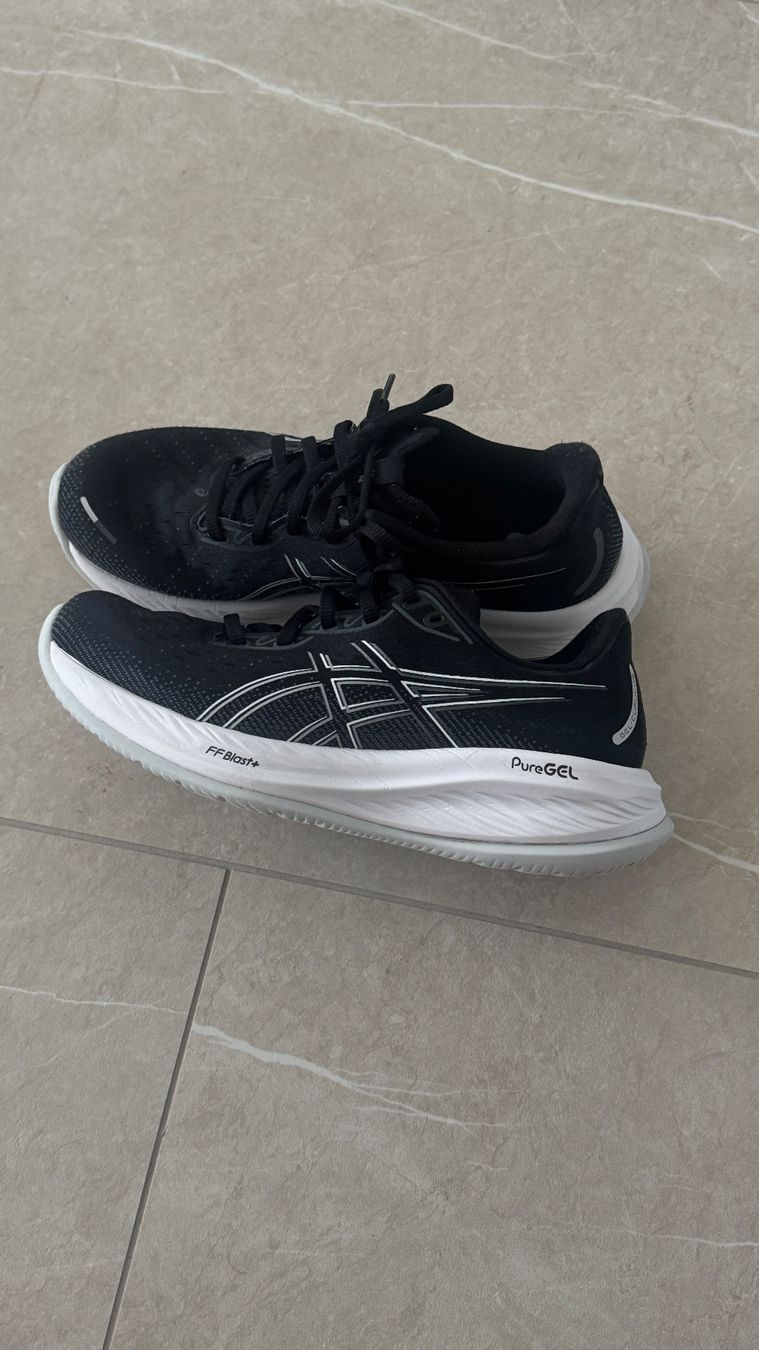 Asics Scarpe da donna: Asics Nimbus – Nuovo (secondo la descrizione) da Oberhasli venduto da san_w6qf