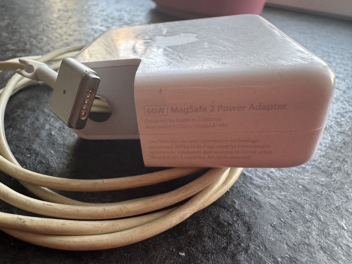 Apple Caricabatterie: Chargeur MacBook MagSafe 2 60W – Usato da Givisiez venduto da gsx_htp5