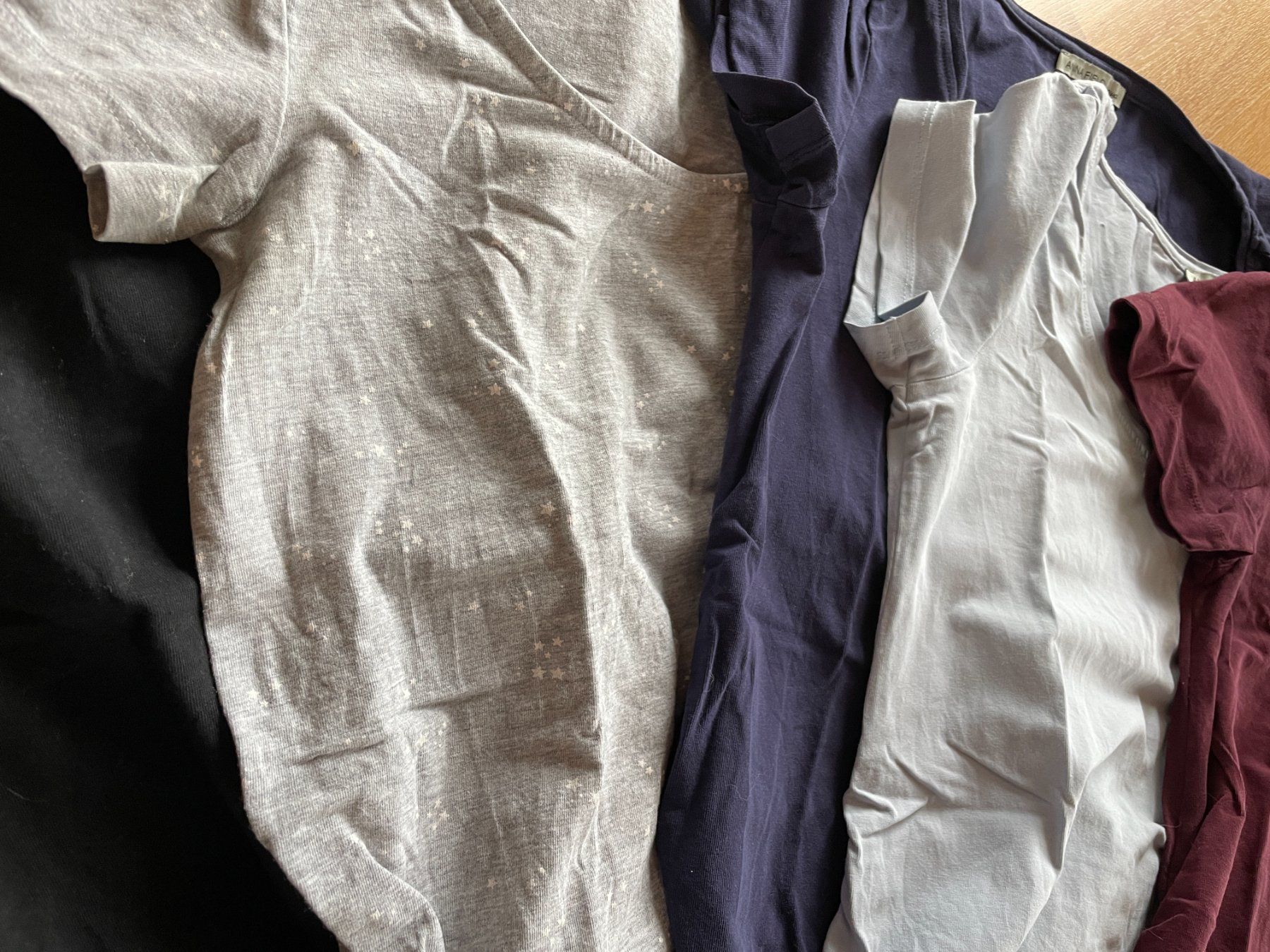 Lotti di vestiti: 6 Umstandsshirts / Schwangerschaftsshirts – Usato da Niedermuhlern venduto da ste_c5h9 1