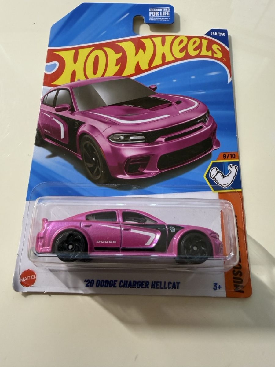 Hot Wheels Modellini d'auto: Hot Wheels '20 Dodge Charger Hellcat, Lila 1:64 – Nuovo e nell'imballaggio originale da Sutz venduto da mtechcab