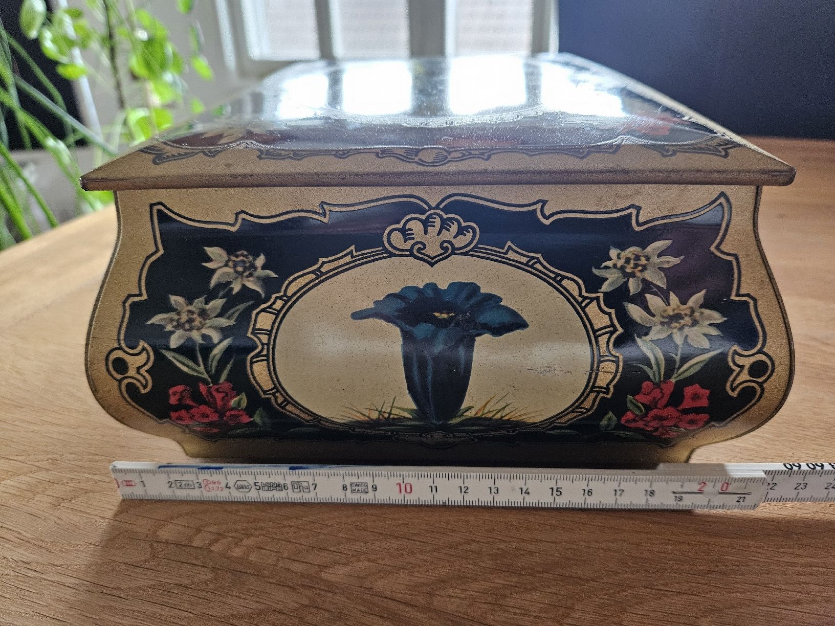 Tutte le decorazioni: Blechdose von der Blechwarenfabrik Gebrüder Hoffmann, Thun – Usato da Rüti ZH venduto da Moli8 6