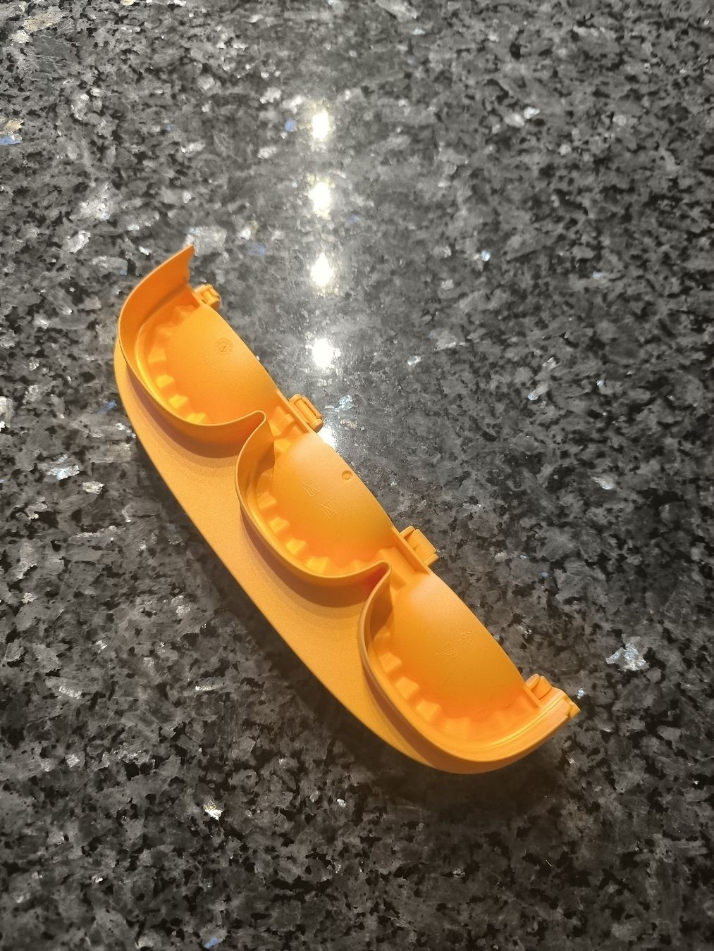 Tupperware Elettrodomestici da cucina: Tupperware Täschler klein – Usato da Fislisbach venduto da Chruselibike 2