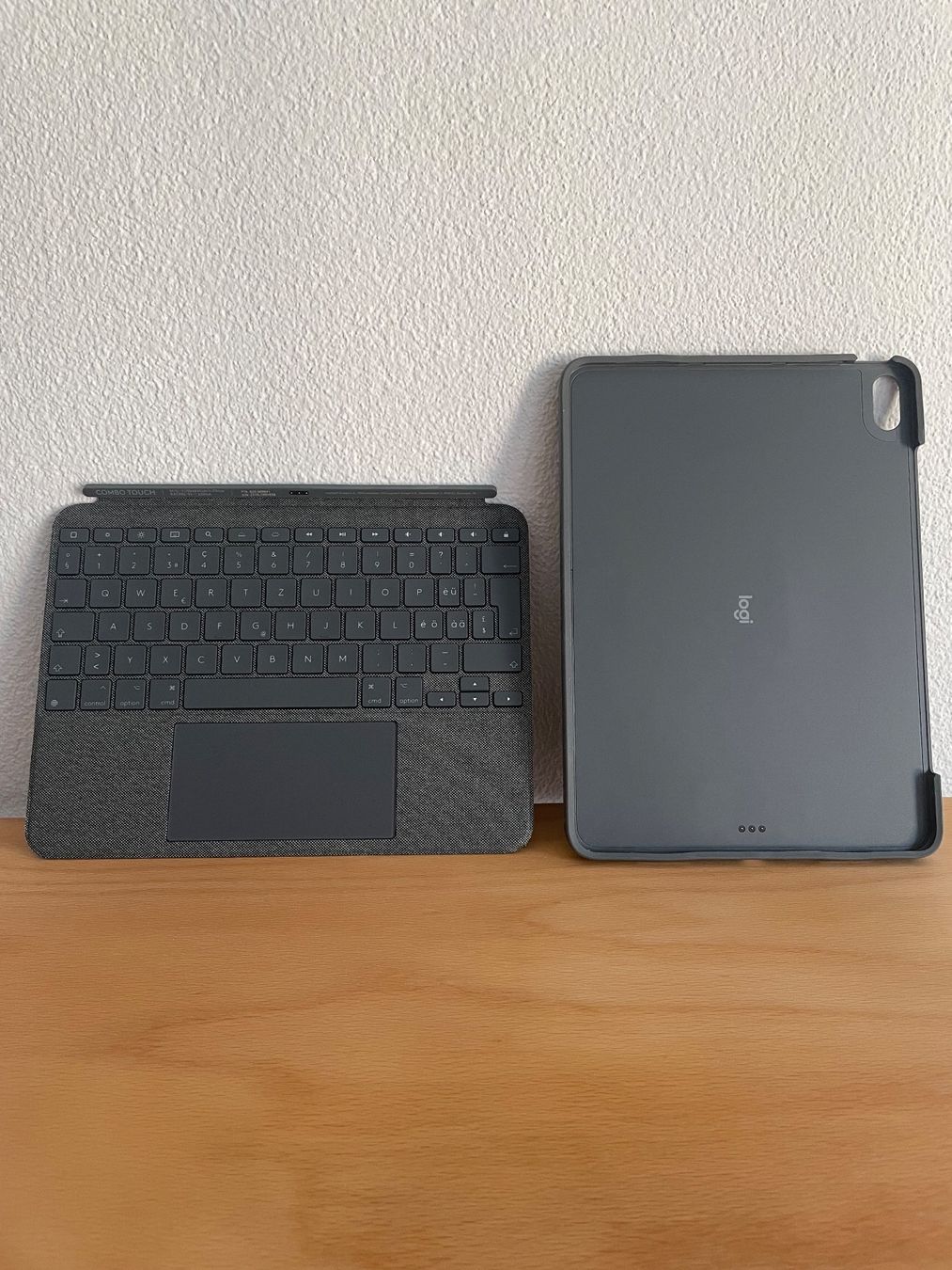Logitech Tastaturen: LOGITECH Combo Touch Type Cover iPad Hülle Case Tastatur – Gebraucht aus Luzern von challenge1000 1