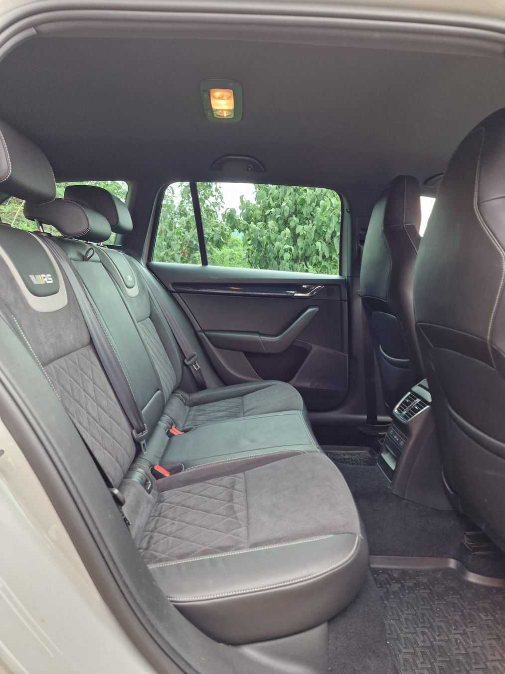 Skoda Autos: Skoda Oktavia RS > Ab MFK – Gebraucht aus Aarau Rohr von Ricardo09 5