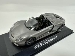 Porsche 918 Spyder 1:43 „Porsche Club Schweiz“, MINICHAMPS