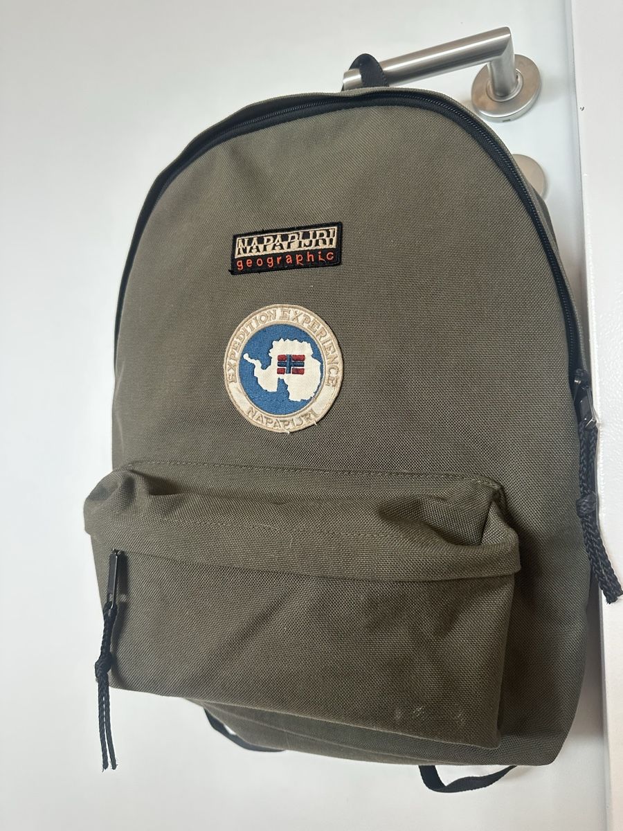 Napapijri Zaini: Napapijri Rucksack, khaki – Usato da Wädenswil venduto da Anina.kastner 1