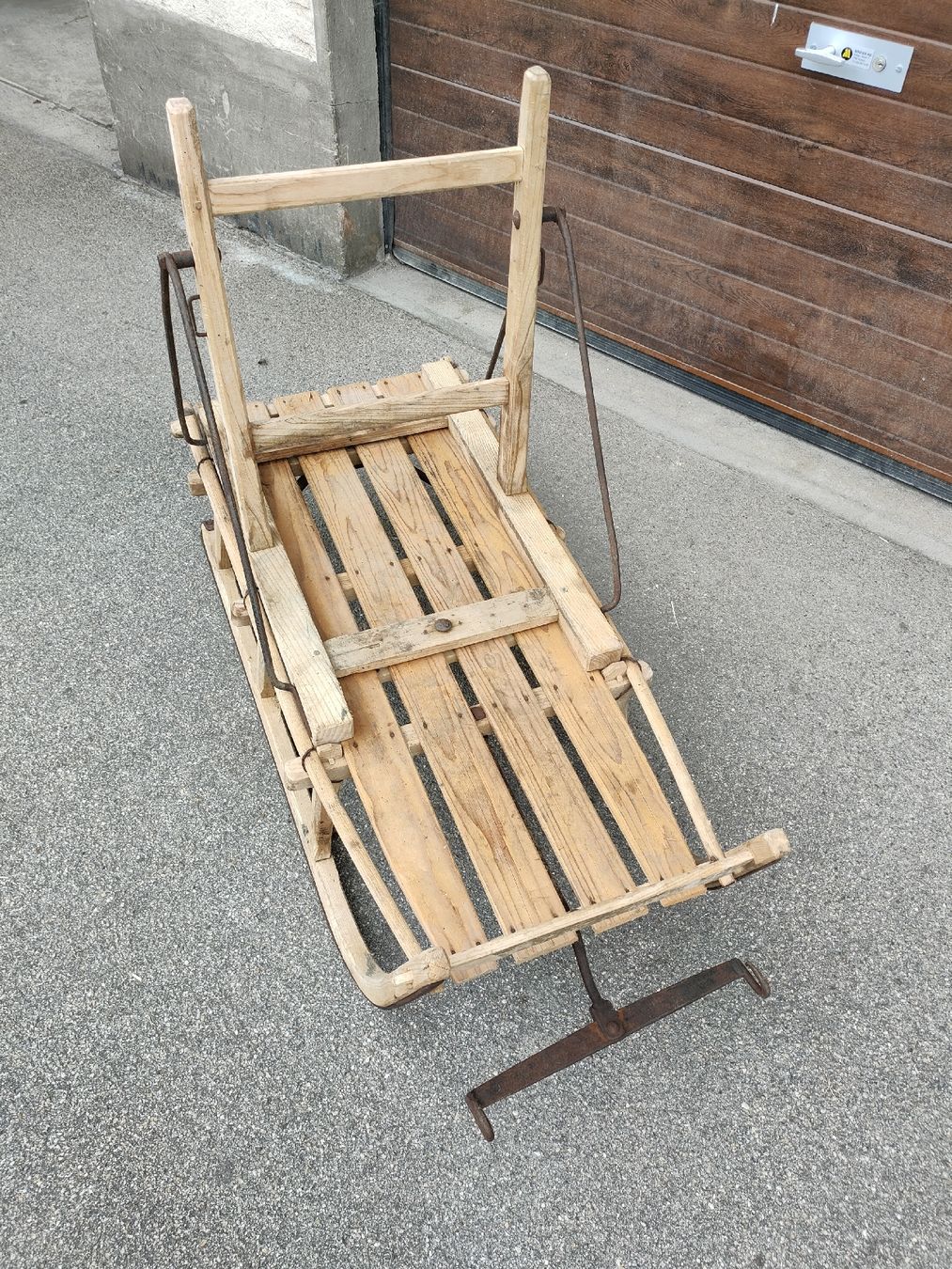 Luge: Antiker Holzschlitten  – D'occasion à Eggiwil par janora02 2