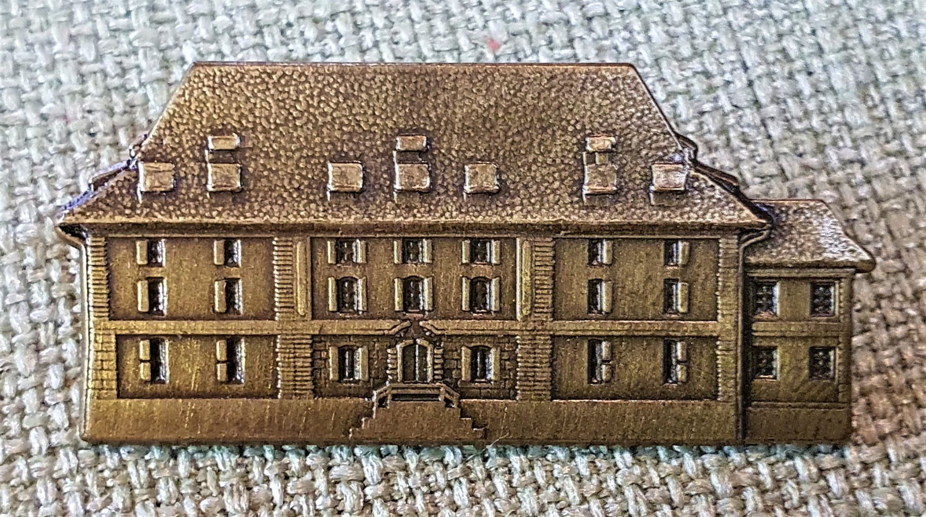 Casette per bambini: H930 - Pin Grosses Haus Rathaus? – Usato da Reinach BL venduto da Boston-Verkauf