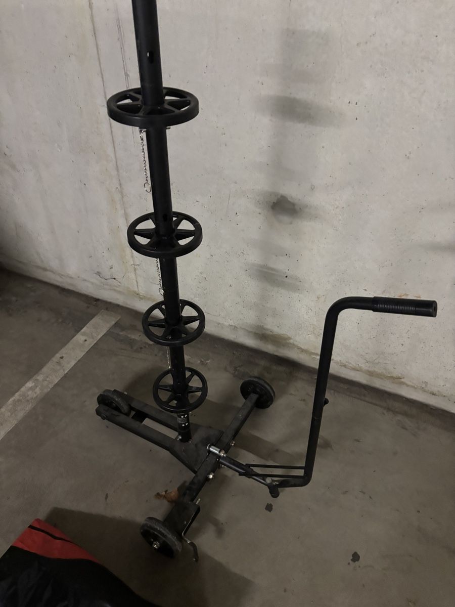 Boîtes à outils & rangements: Arbre de rangement pour jantes – D'occasion à Cologny par ggin1223