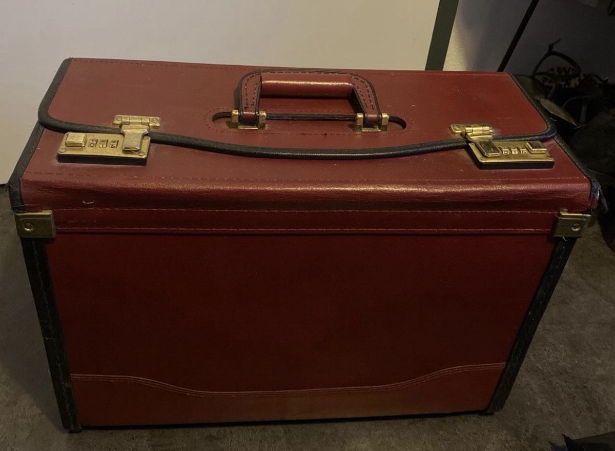 Valigie & Borse: Burgunder Leder Aktentasche – Nuovo (secondo la descrizione) da Bargen BE venduto da cer_n78c 1
