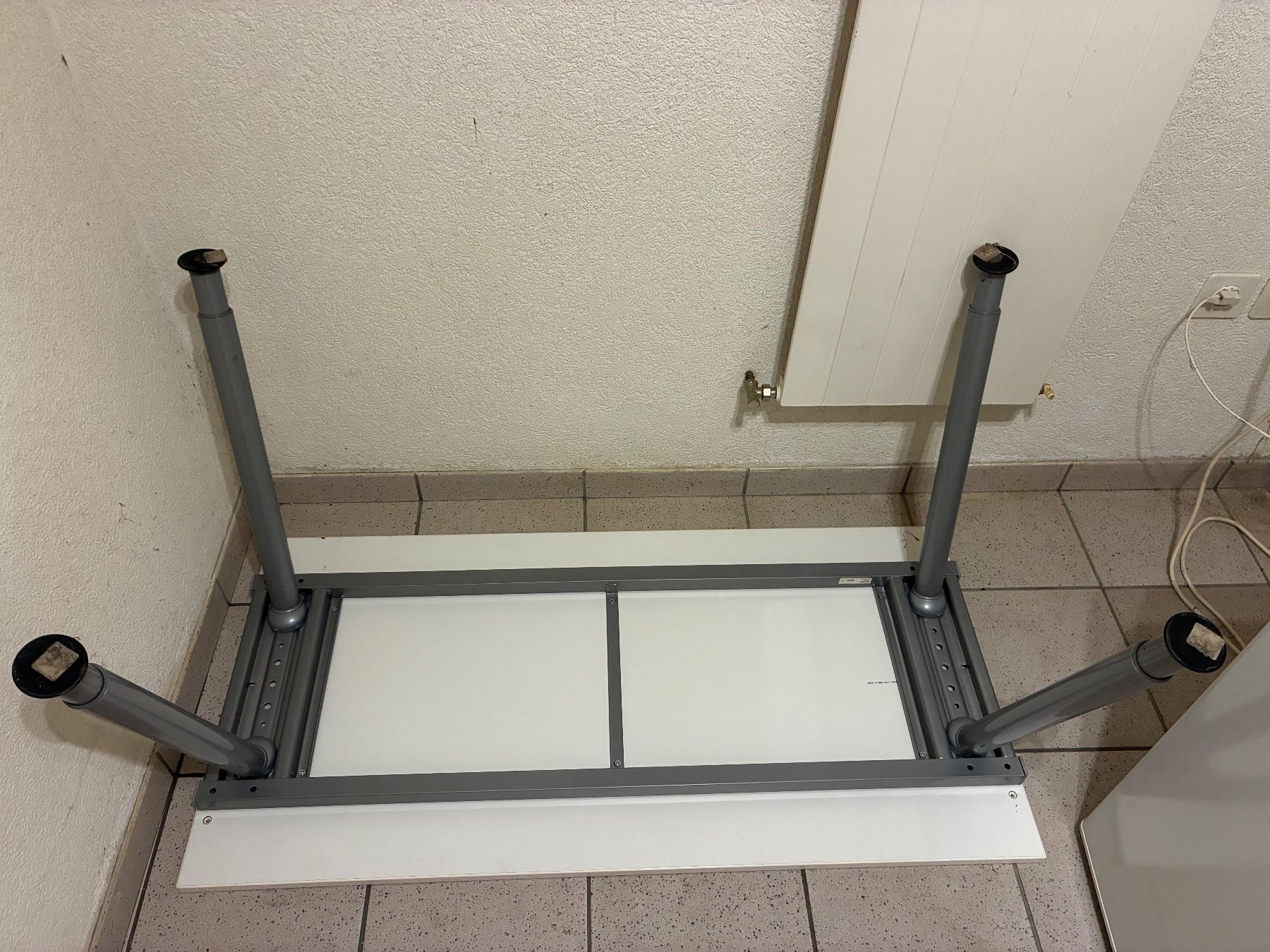 Tavoli: Stabiler Höhenverstellbarer Tisch – Usato da Hemmiken venduto da Zebra039 1