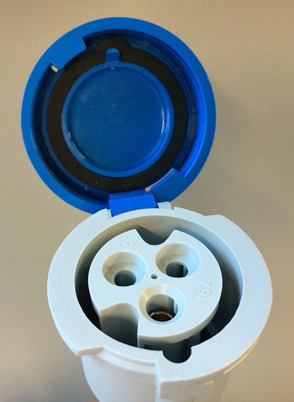 Spine: Stecker Kühlung Kühlanhängerstecker CEE – Nuovo (secondo la descrizione) da Elsau venduto da mietlift 1