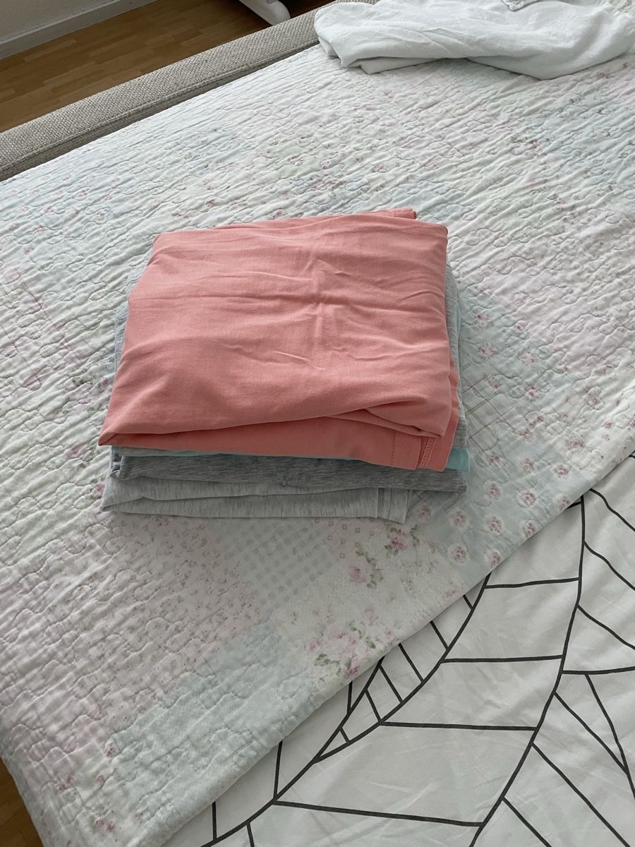 Negligees & Pyjamas: Stillnachthemd / Umstandsnachthemd Packet – Gebraucht aus St. Gallen von ana_d85d 5