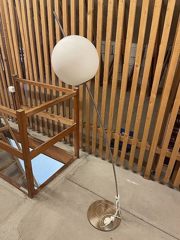 Lampen: Moderne Design Stehlampe – Gebraucht aus Kloten von Lume_o