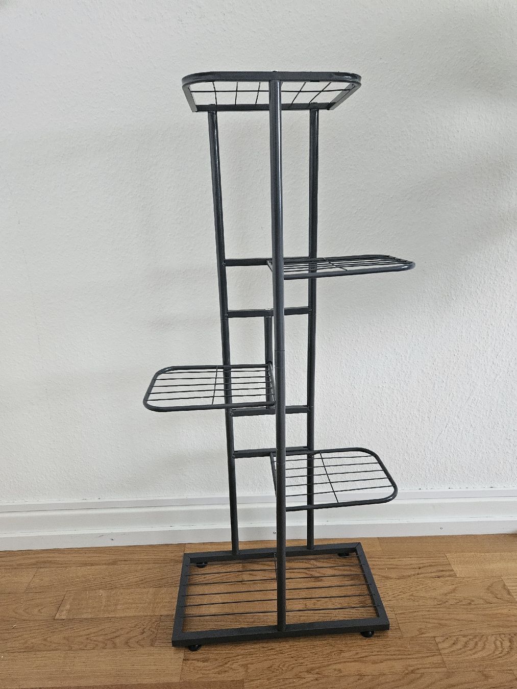Autres articles pour la maison: pflanzenständer 95 cm – Neuf avec emballage d'origine à Basel par Vaceslav08