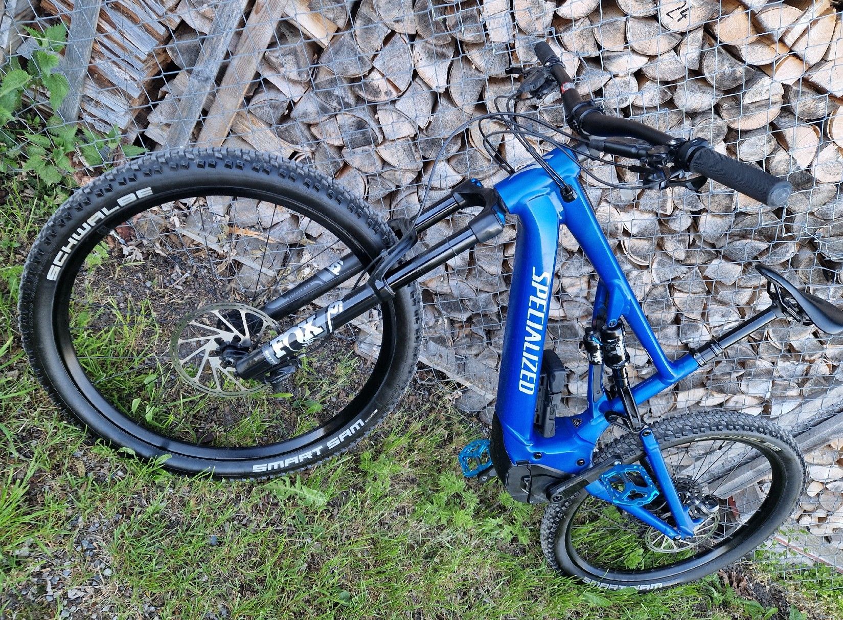 specialized-turbo-levo-comp-s4-700wh-ab-servis-7699chf-np-gebraucht
