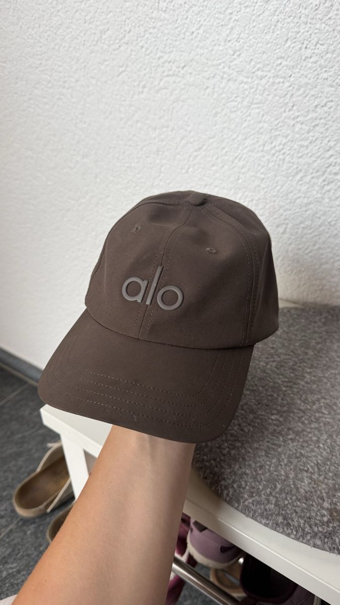 Alo Yoga Hüte, Mützen & Caps: Alo hat unisex – Gebraucht aus Ueberstorf von man_p2fy