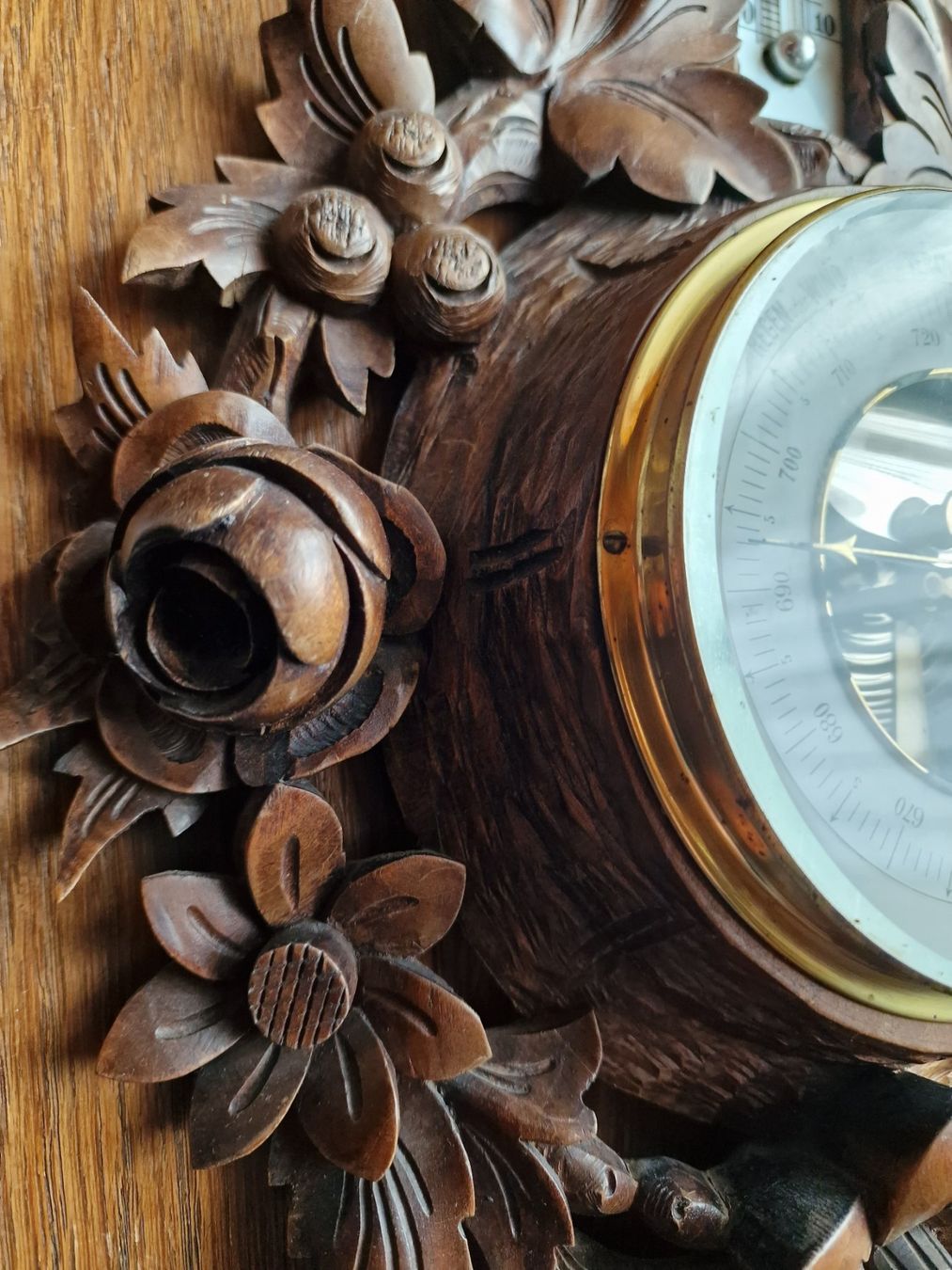 Sonstige antike Technik & Geräte: Barometer und Thermometer  -  antike Brienzer Schnitzerei – Gebraucht aus Röthenbach i. E. von Heureka5 3