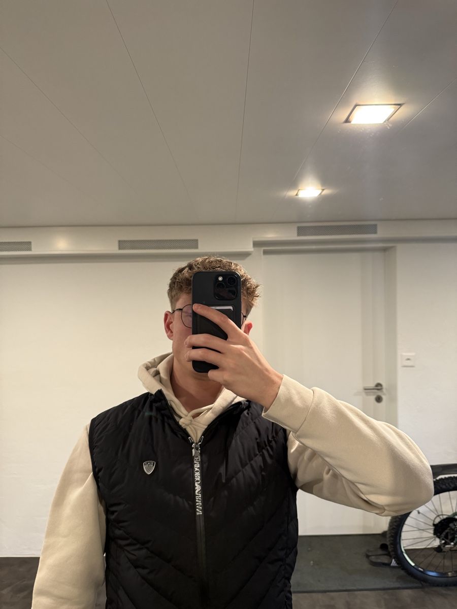 Armani Gilet & Giacche: EA7 Daunenweste, Grösse M, Schwarz – Usato da Ebnat-Kappel venduto da Marco01 2