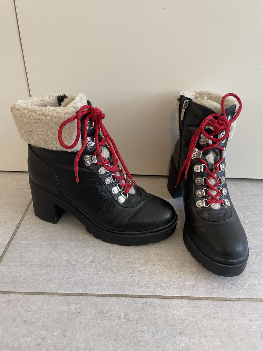 Scarpe da donna: Nine West Leather Boots – Nuovo (secondo la descrizione) da Roche VD venduto da closetcleanse 2