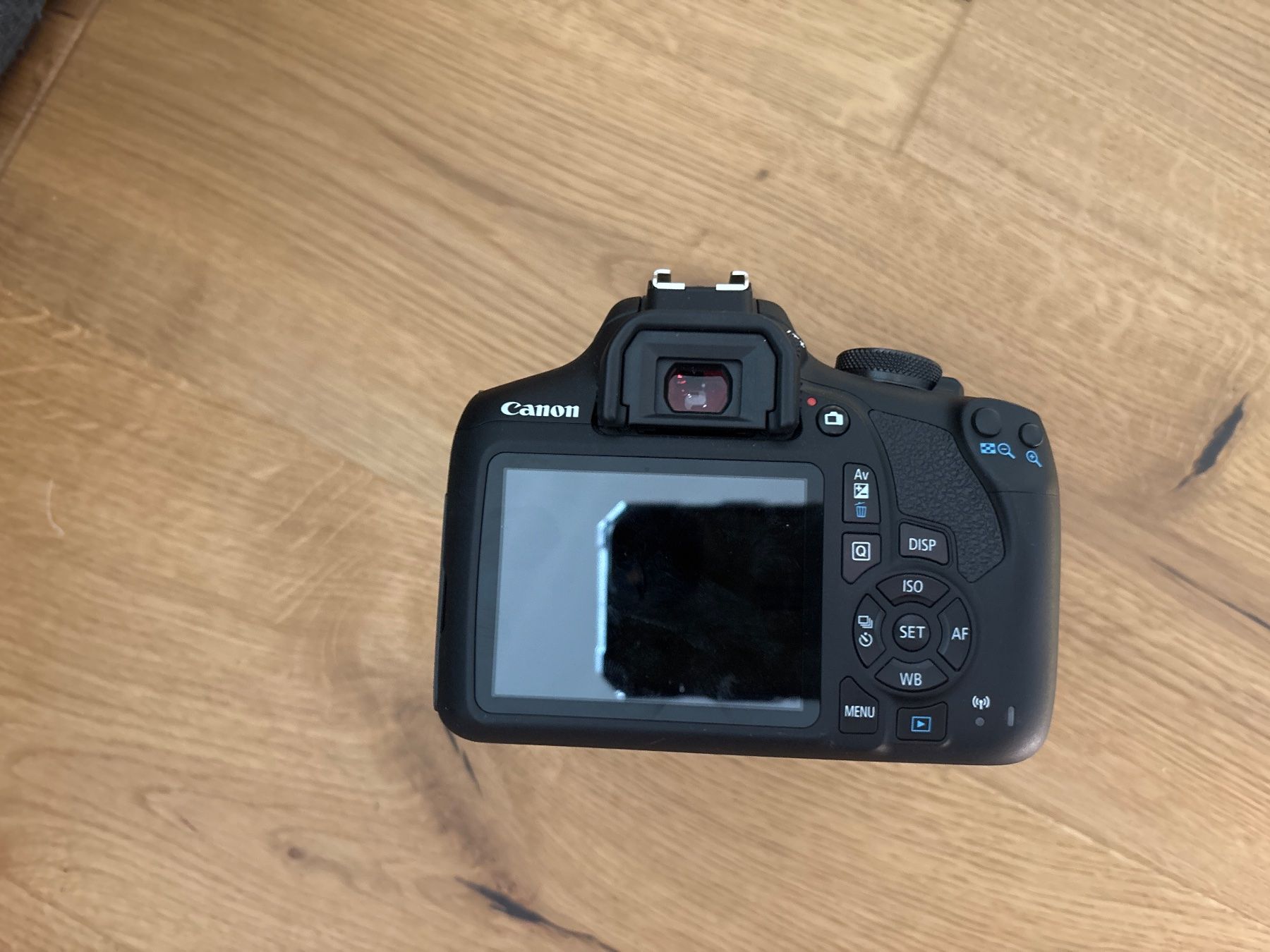 Canon Fotocamera: Canon EOS 2000D – Nuovo (secondo la descrizione) da Raron venduto da jon_x9w2 5