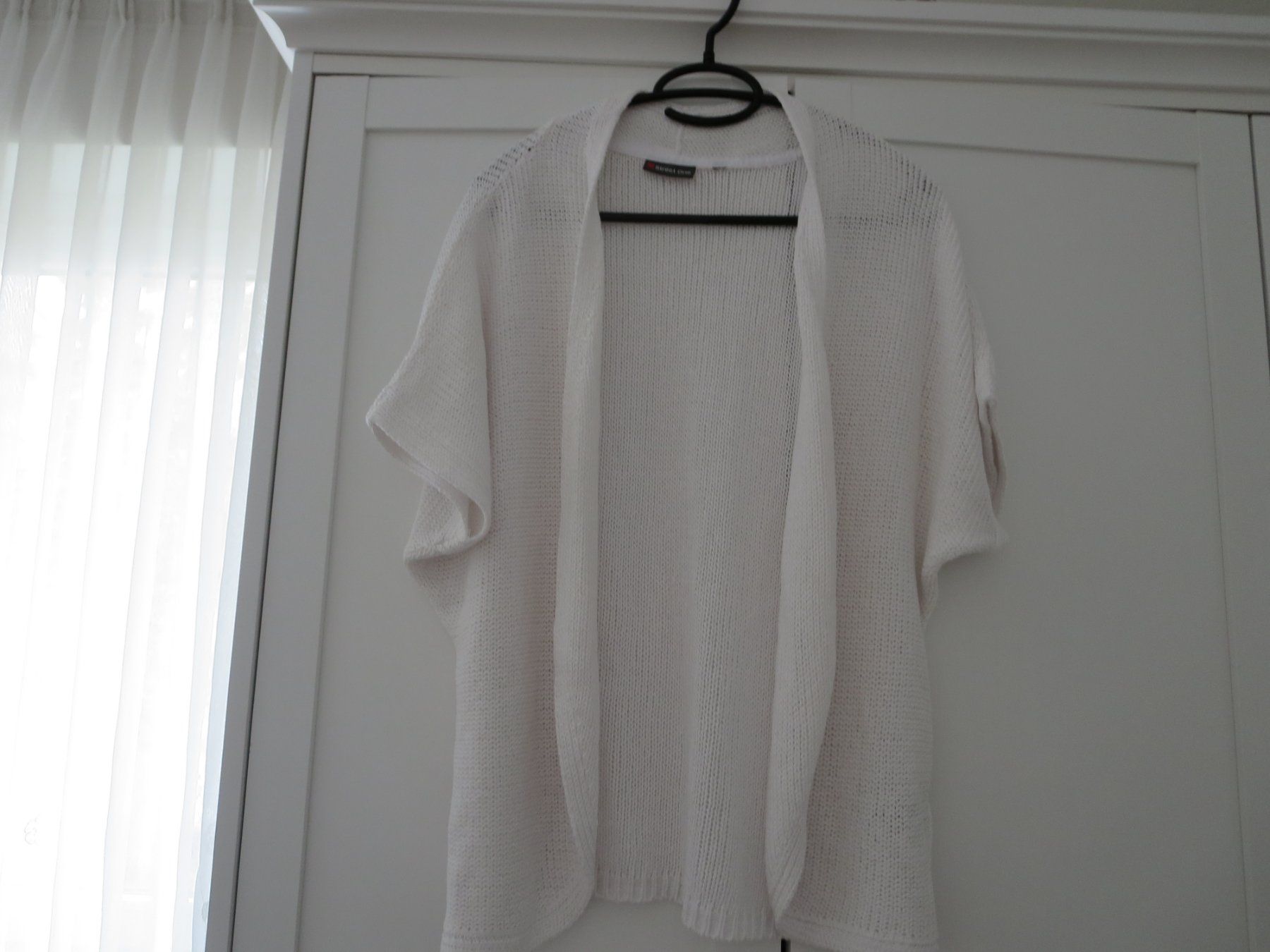 Boléros: Kurzarm Damen -Bolero /Gr. M – D'occasion à Wallisellen par Arvenstube