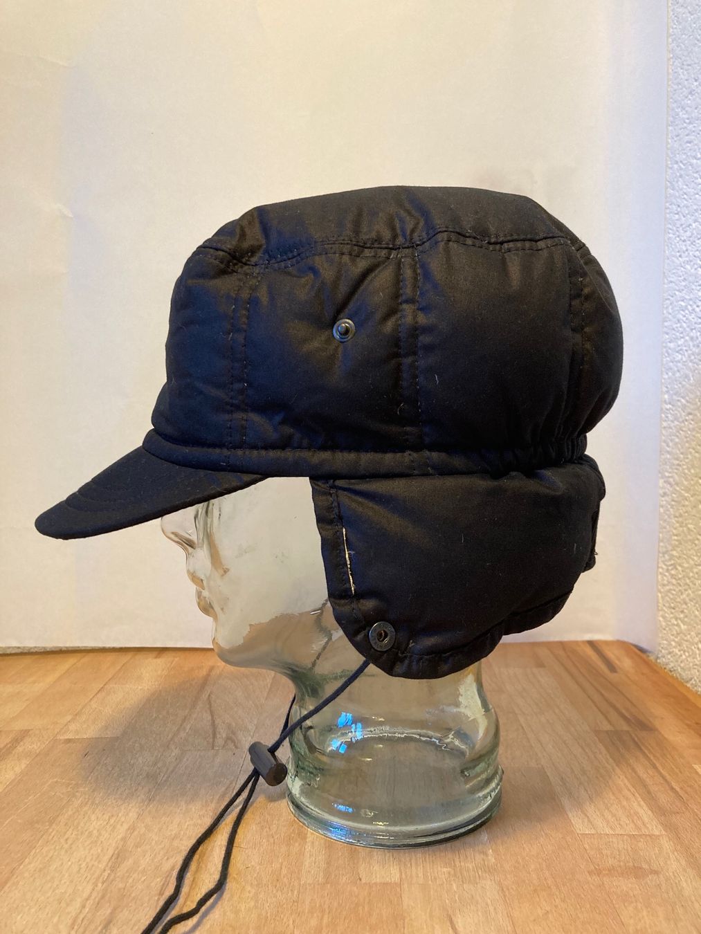 Copricapi, berretti & cappellini: Vintage Y2K Goosed Beanie Compte de Florence – Usato da Zürich venduto da le_souk 2