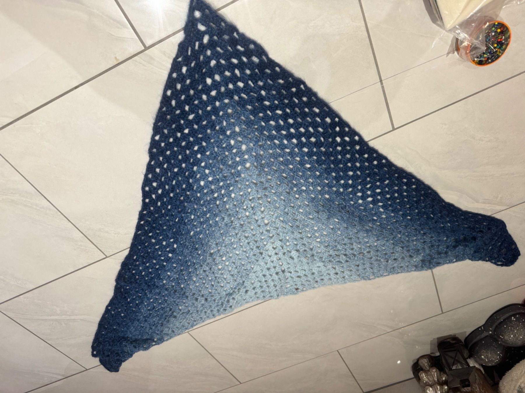 Foulard & Sciarpe: Scialle di lana – Nuovo (secondo la descrizione) da Broglio venduto da lory00