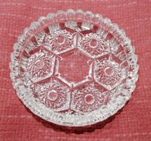 kleine Schale aus Kristallglas