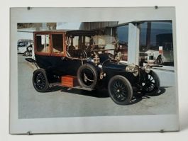 Oldtimer-Fotografie im Glasrahmen – historisches Automobil