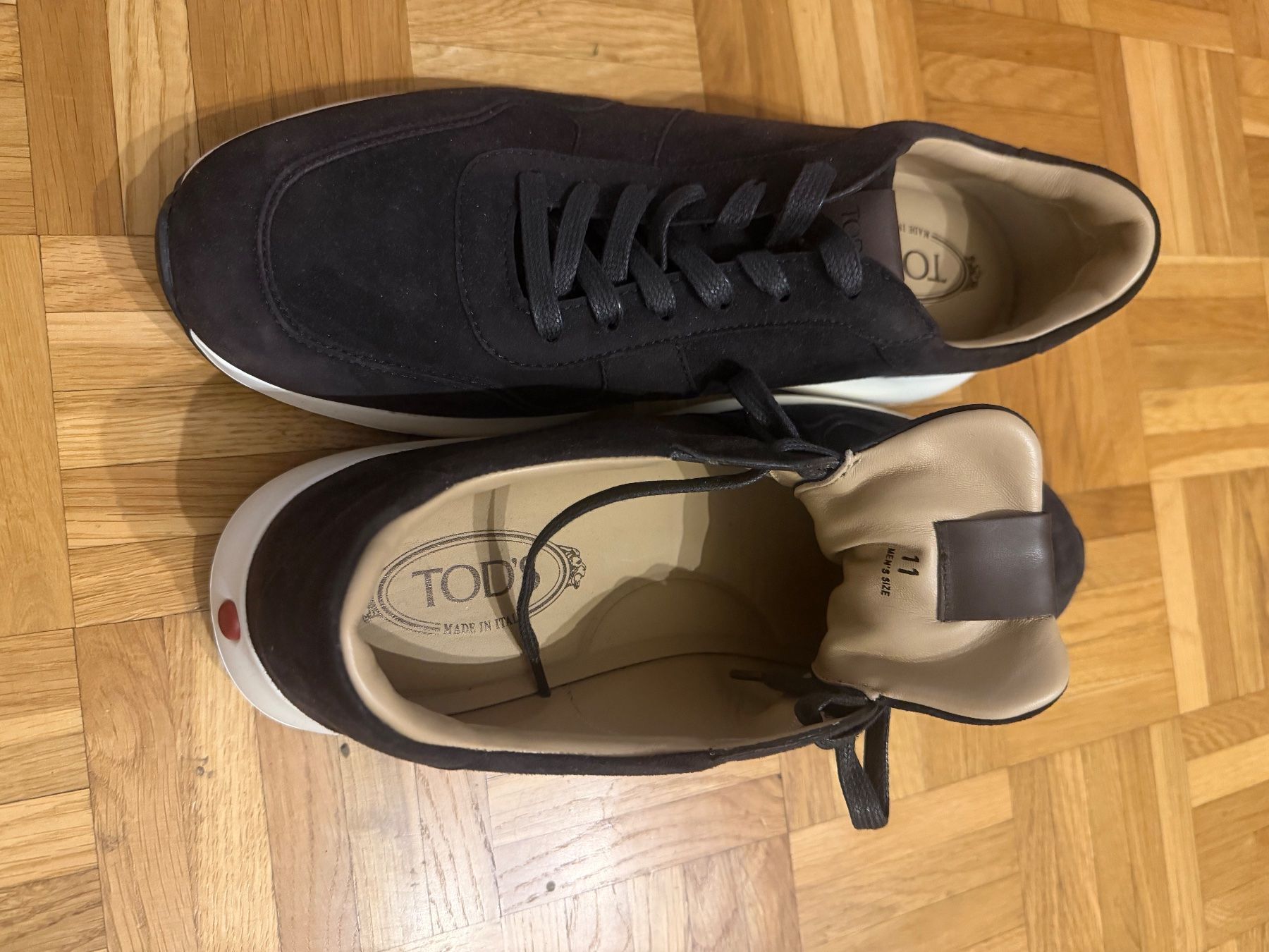 Tod'S Scarpe da uomo: TOD'S Baskets Red Dot Tod's en daim – Nuovo (secondo la descrizione) da Meyrin venduto da nic_hrj6