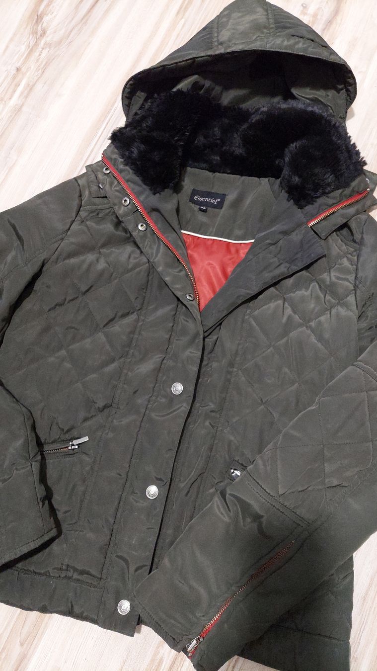 Jacken: Essentiel Winterjacke Gr. 36  mit Kunstfellfutter – Gebraucht aus Gwatt (Thun) von Letzte-Chance-III 3